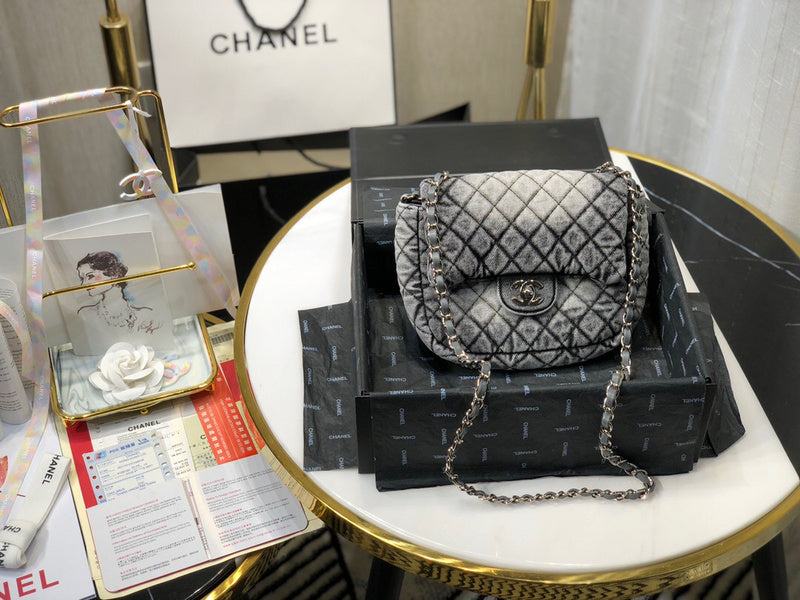 LO - CHL Bags - 1952