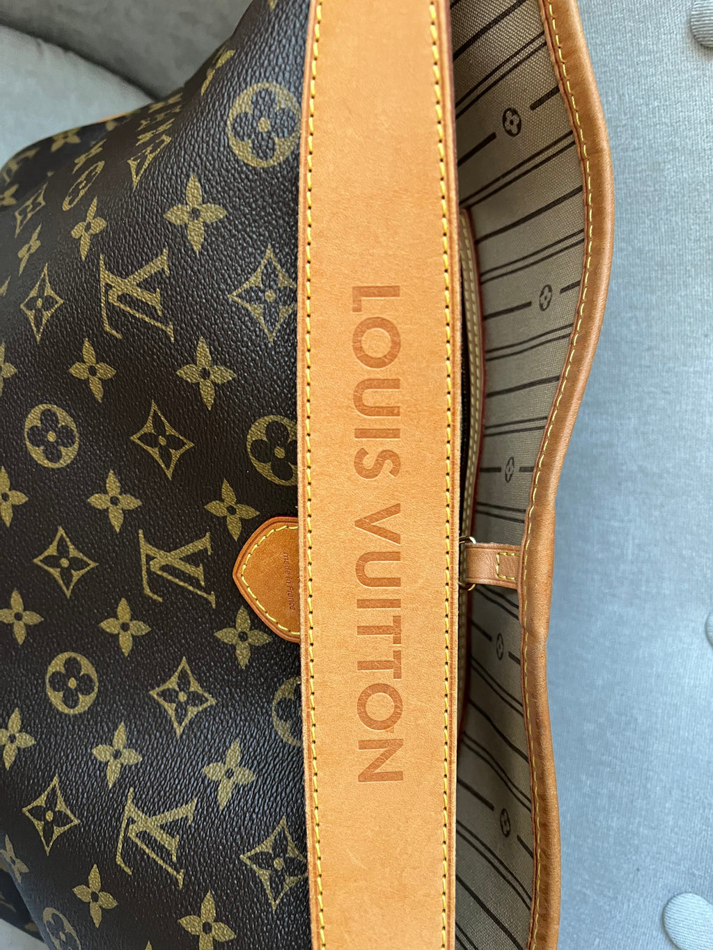 LO-LV bags 2098