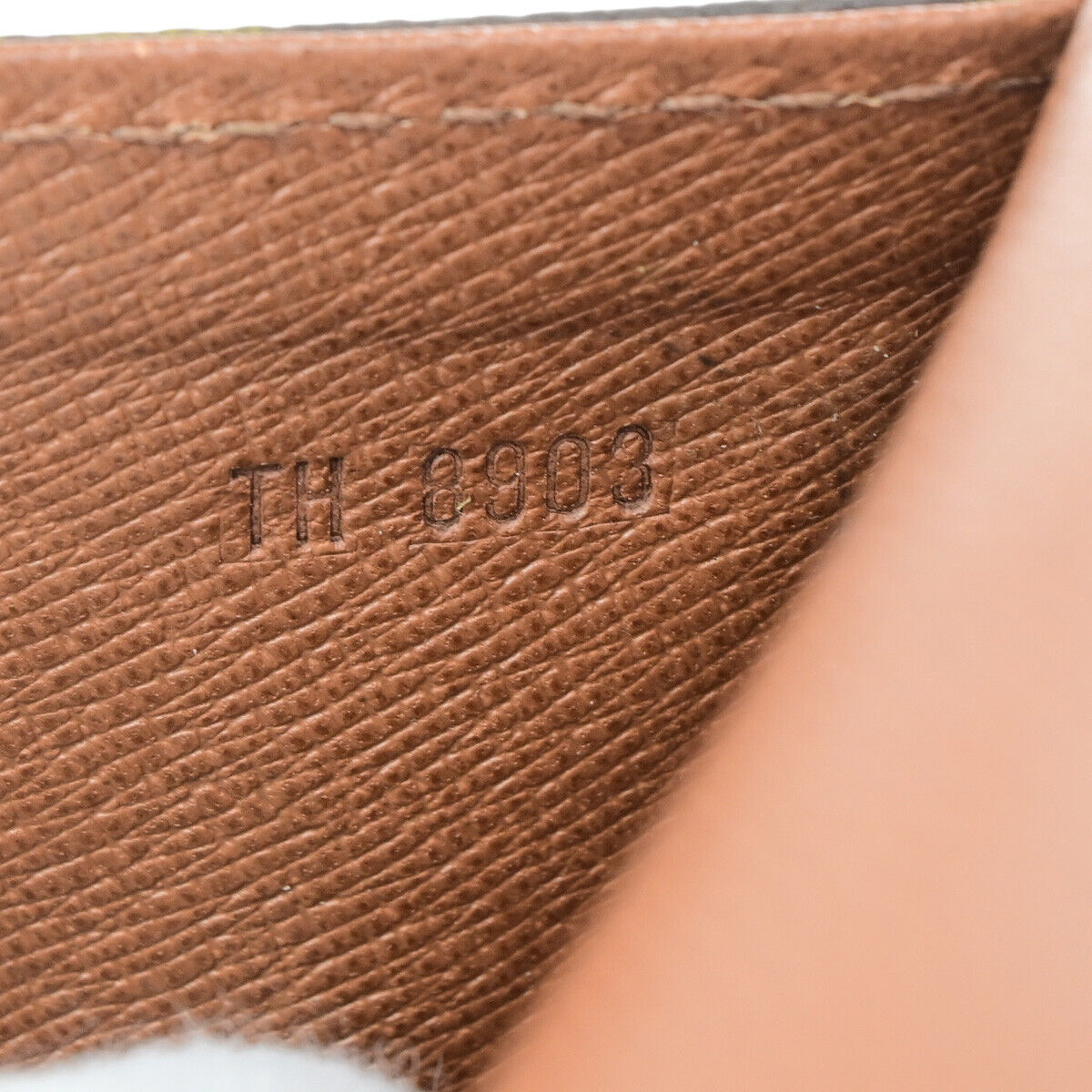 LO-LV bags 1541