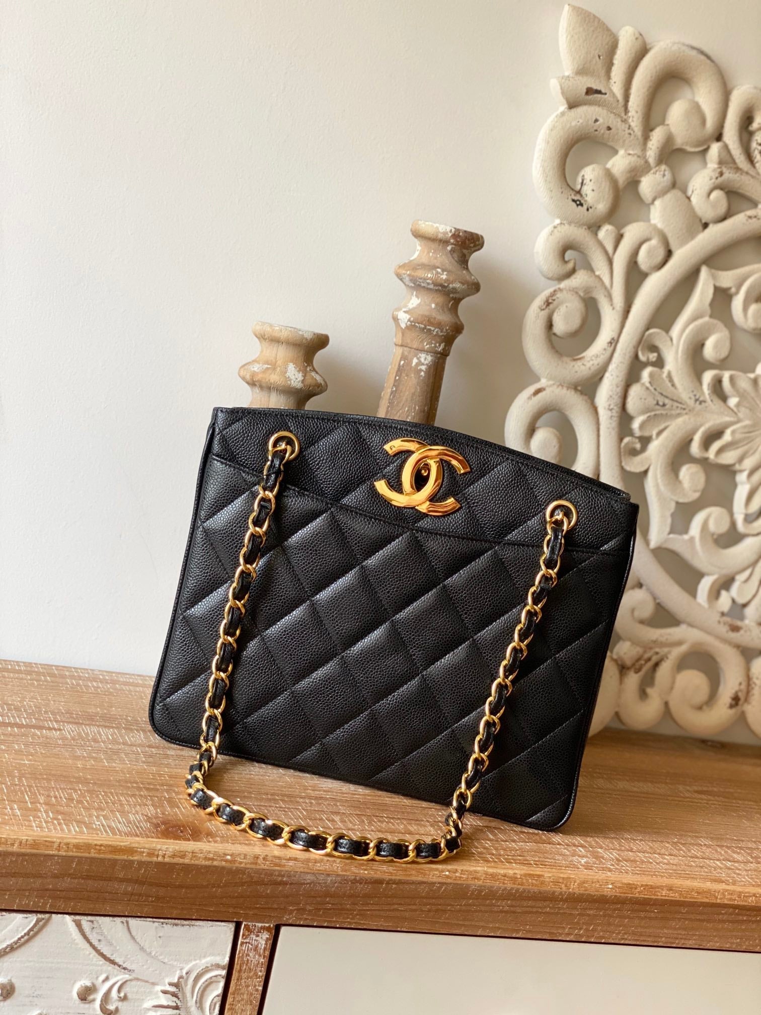CHL -  Black Medium Quilted Caviar Tote Bag For Women 28LO/11in