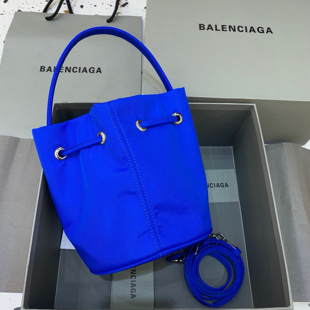 BLN-Ciaga Le Cagole Medium Bucket Bag In Blue, For Women,  Bags 11.8in/30LO