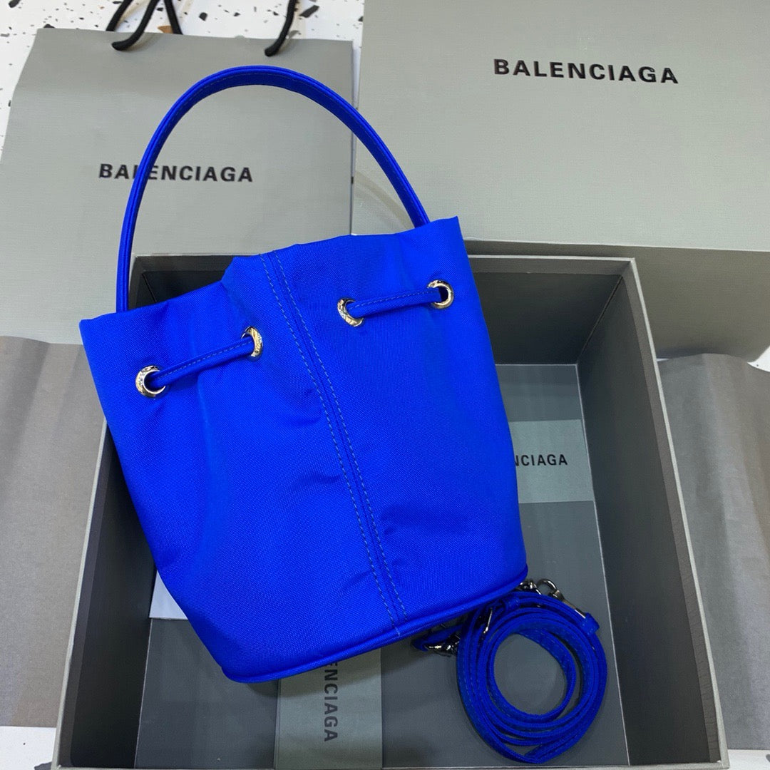 BLN-Ciaga Le Cagole Medium Bucket Bag In Blue, For Women,  Bags 11.8in/30LO