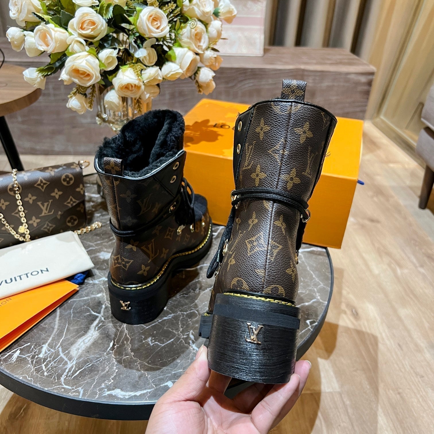 LO-LV bags 3446