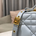 Lusso Official - DYOR FASHION BAGS - 2024