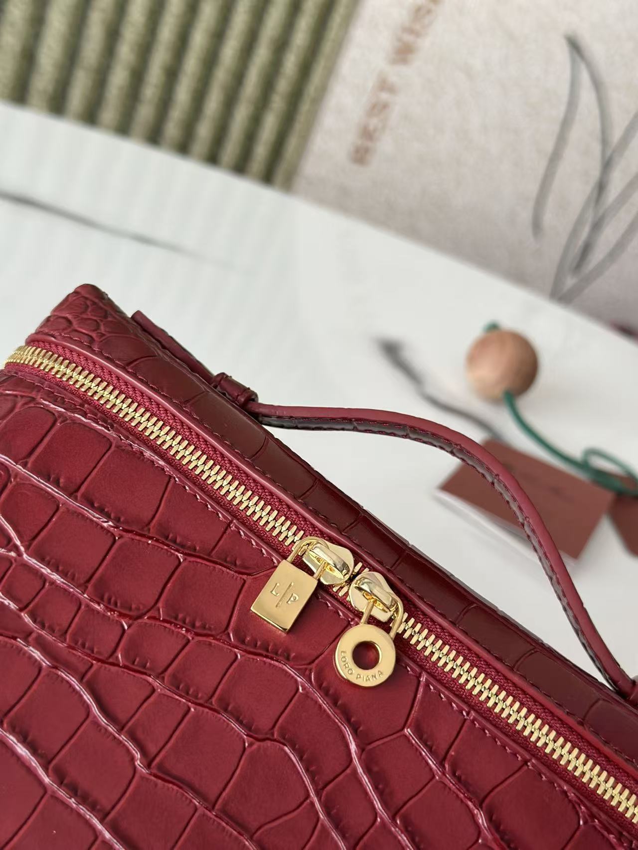 Extra Pocket L19 Burgundy Alligator Pattern Leather GHW