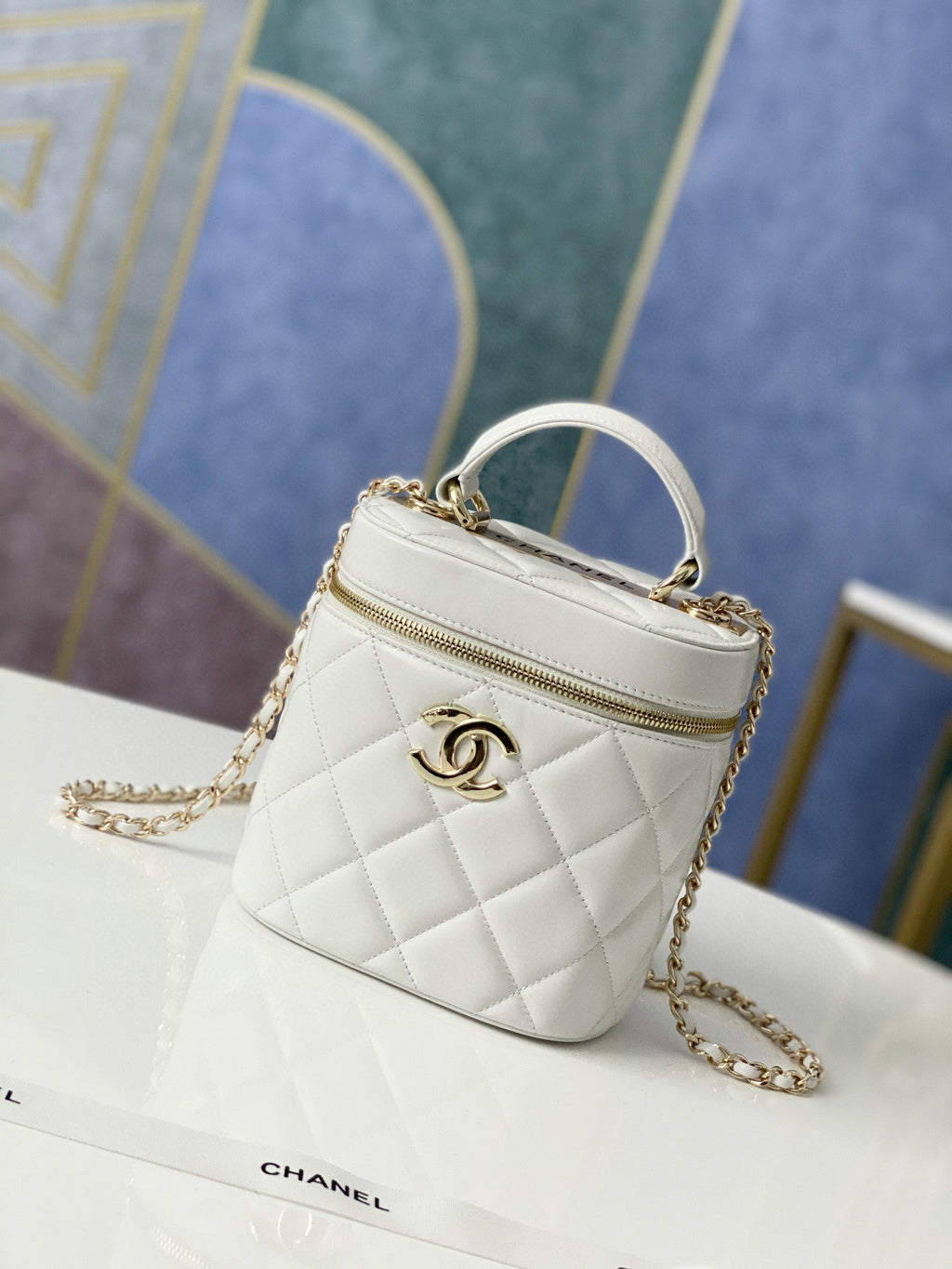 CHL - Vanity Case Gold Hardware White For Women Handbags, Shoulder Bags 9.4in/24LO 