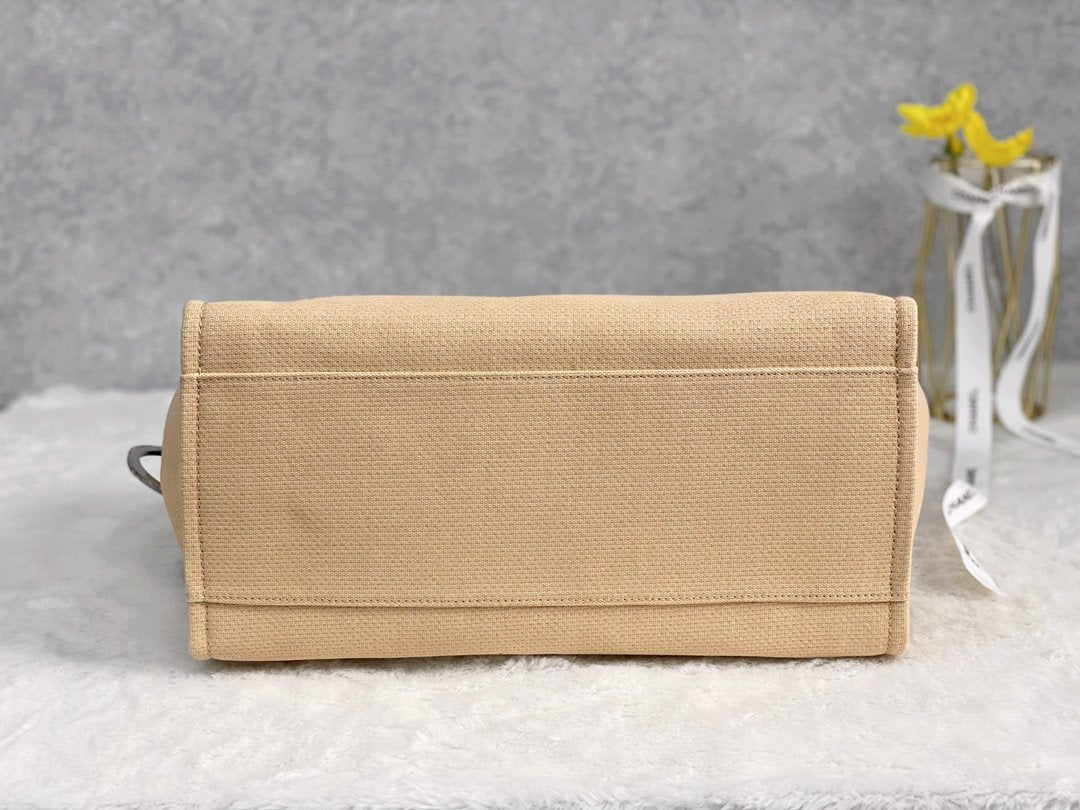 CHL - Small Shopping Bag SilLusso Official - Hardware Raffia For Women Handbags, Shoulder Bags 15.2in/39LO AS3257
