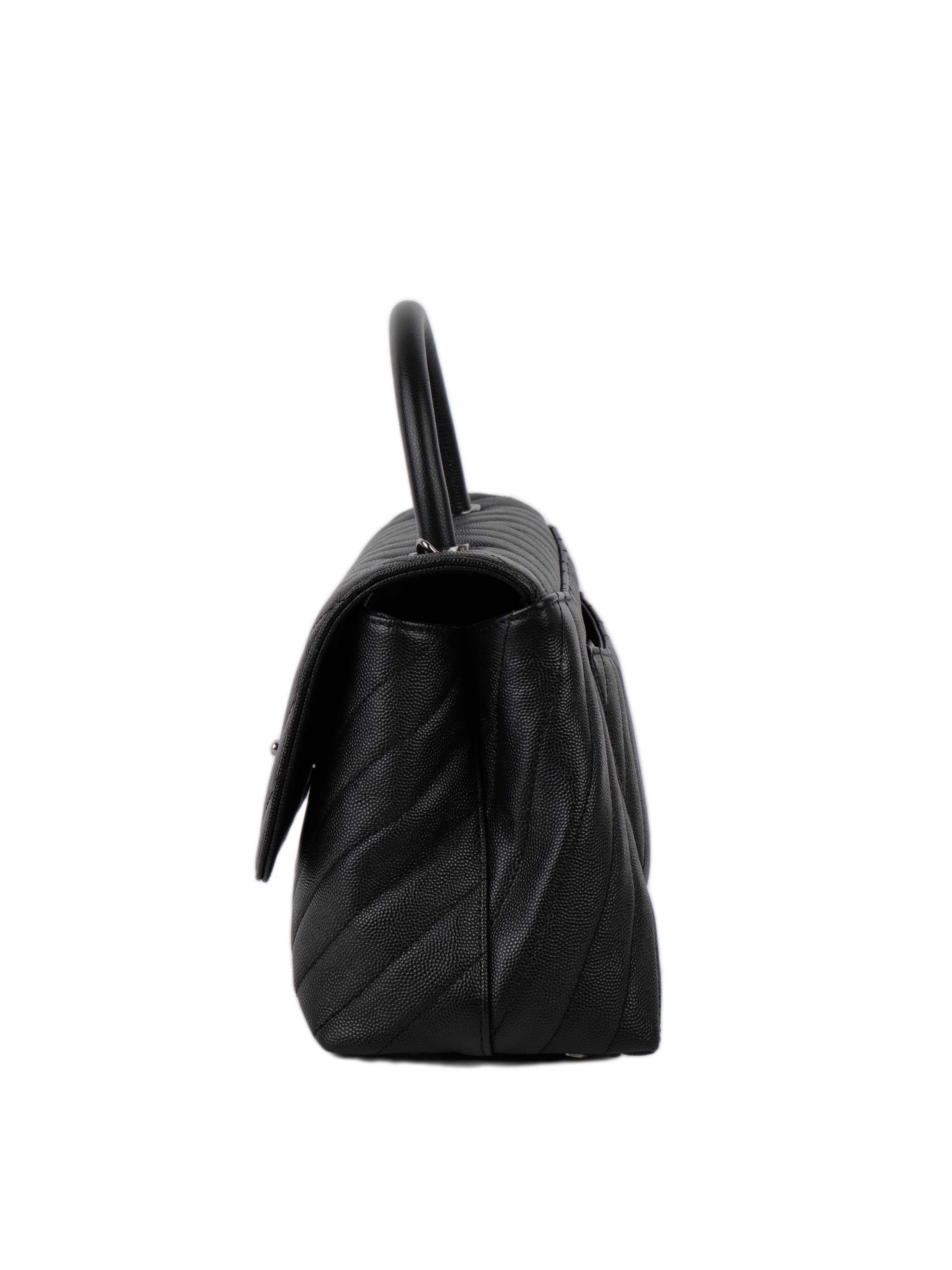 CHNL -  Medium Chevron So Black Coco Handle.