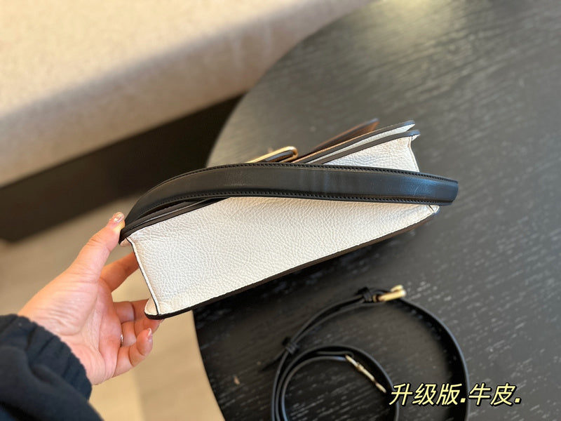 LO - CCH Bags - 421