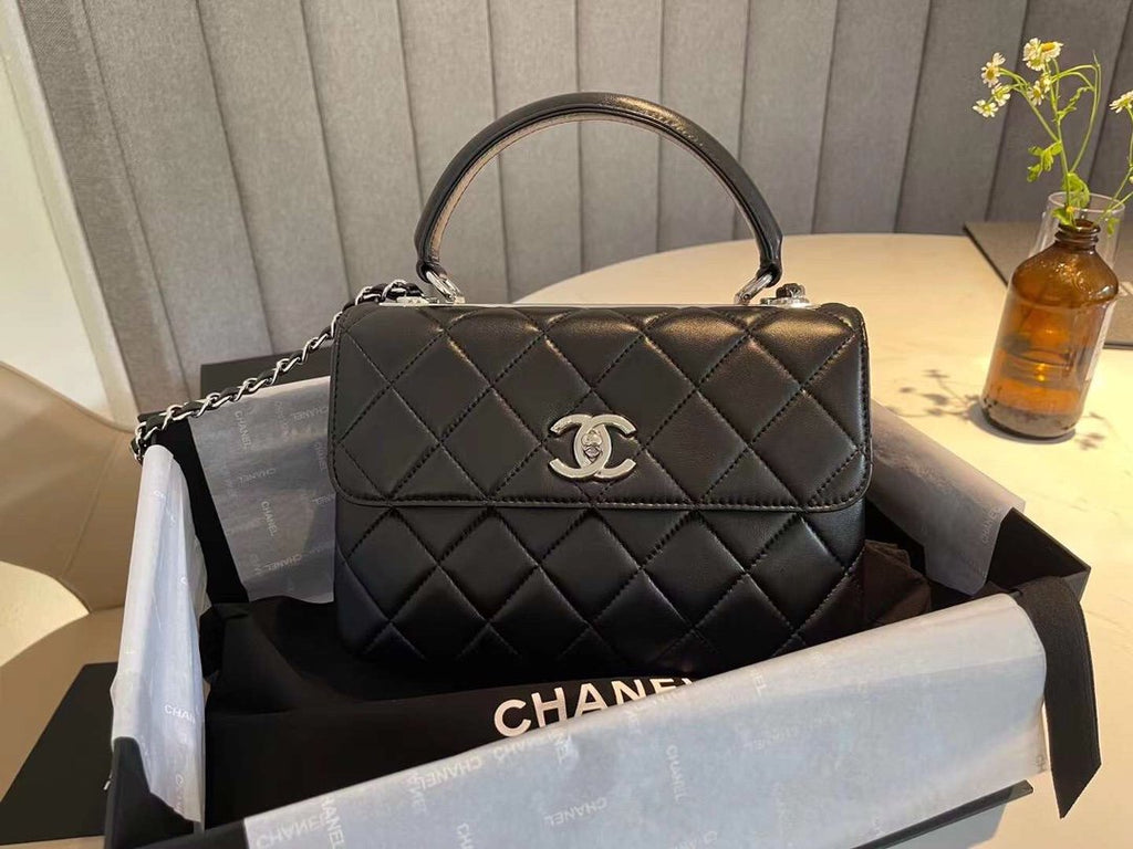 CHL -  Classic Flap Bag SilLusso Official - Hardware Black 9.8in/25LO