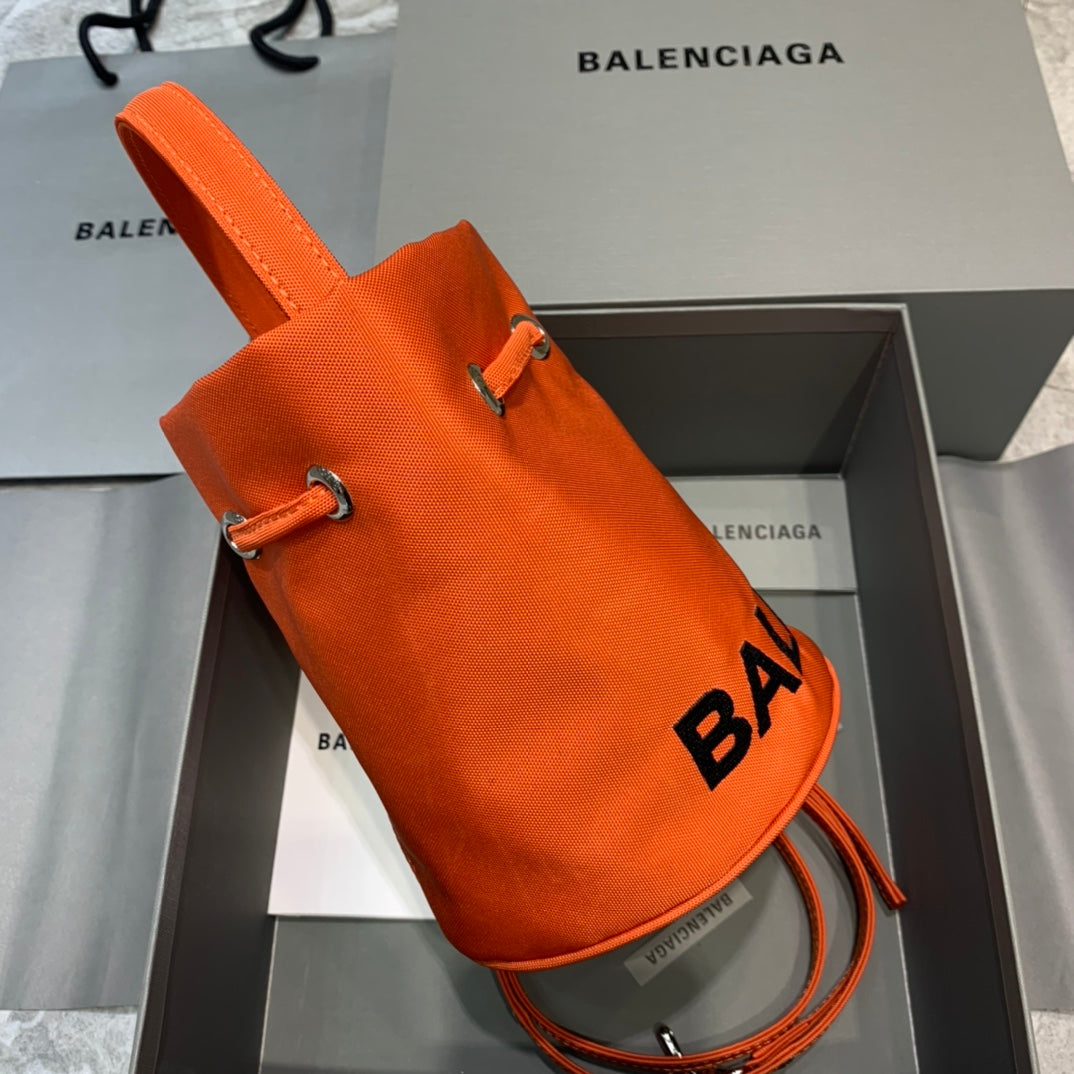 BLN-Ciaga Le Cagole Medium Bucket Bag In Orange, For Women,  Bags 11.8in/30LO