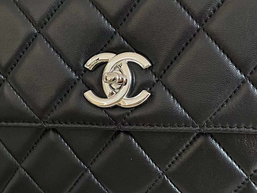 CHL -  Classic Flap Bag SilLusso Official - Hardware Black 9.8in/25LO