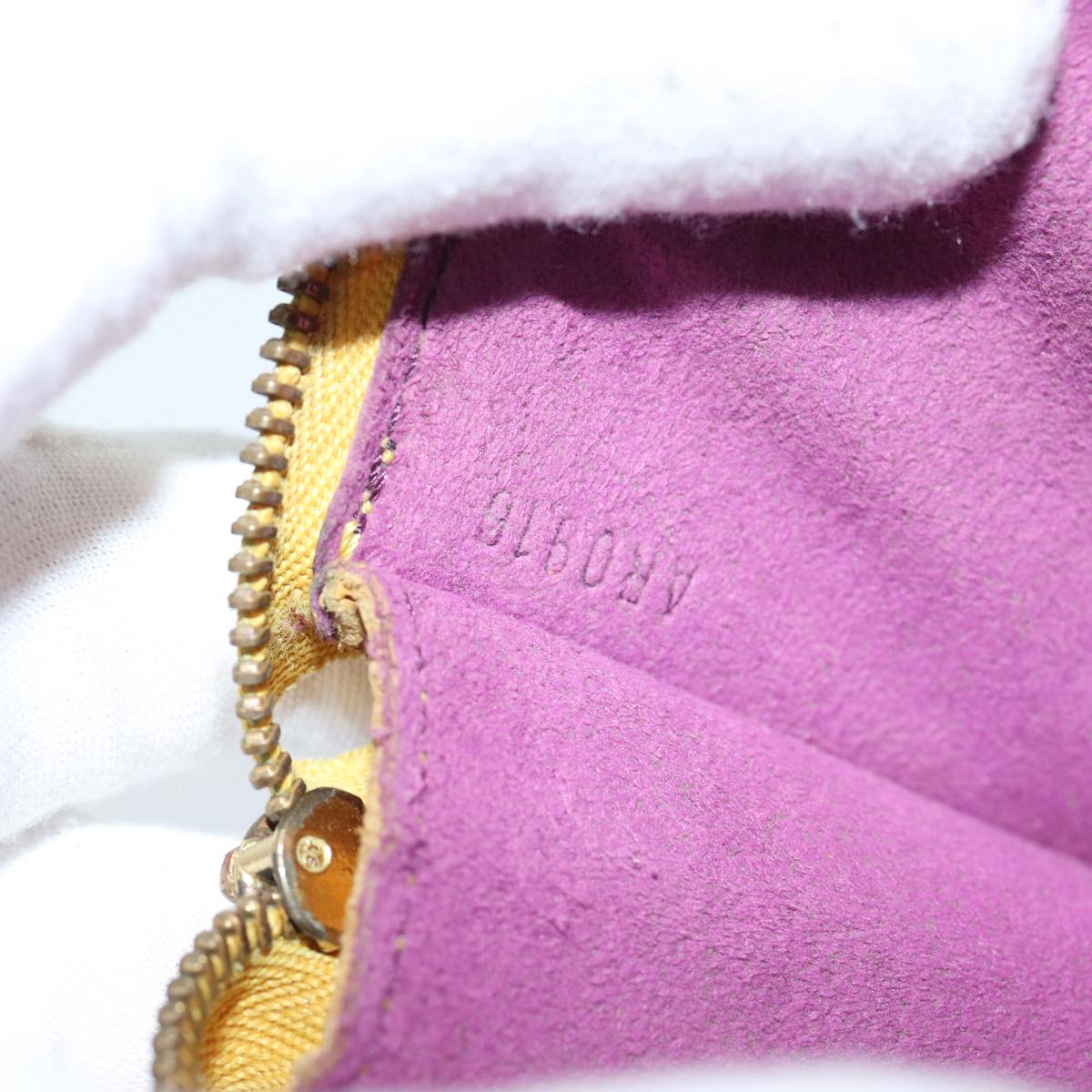 LO-LV bags 1204