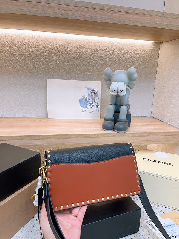 LO - CCH Bags - 018