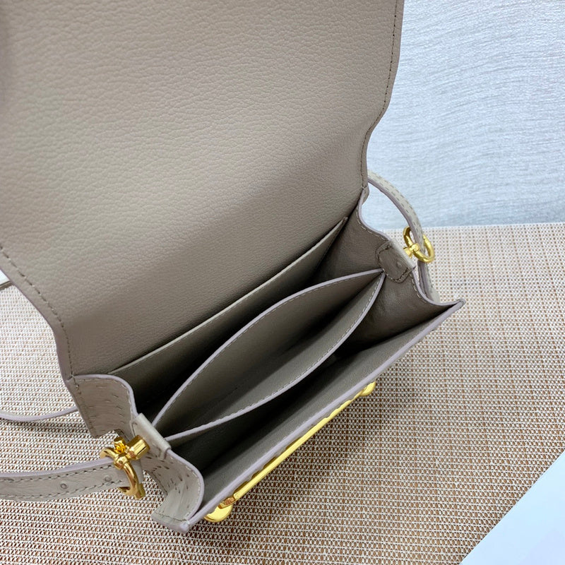 LO - HMS Luxury Bags - 723
