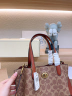 LO - CCH Bags - 093
