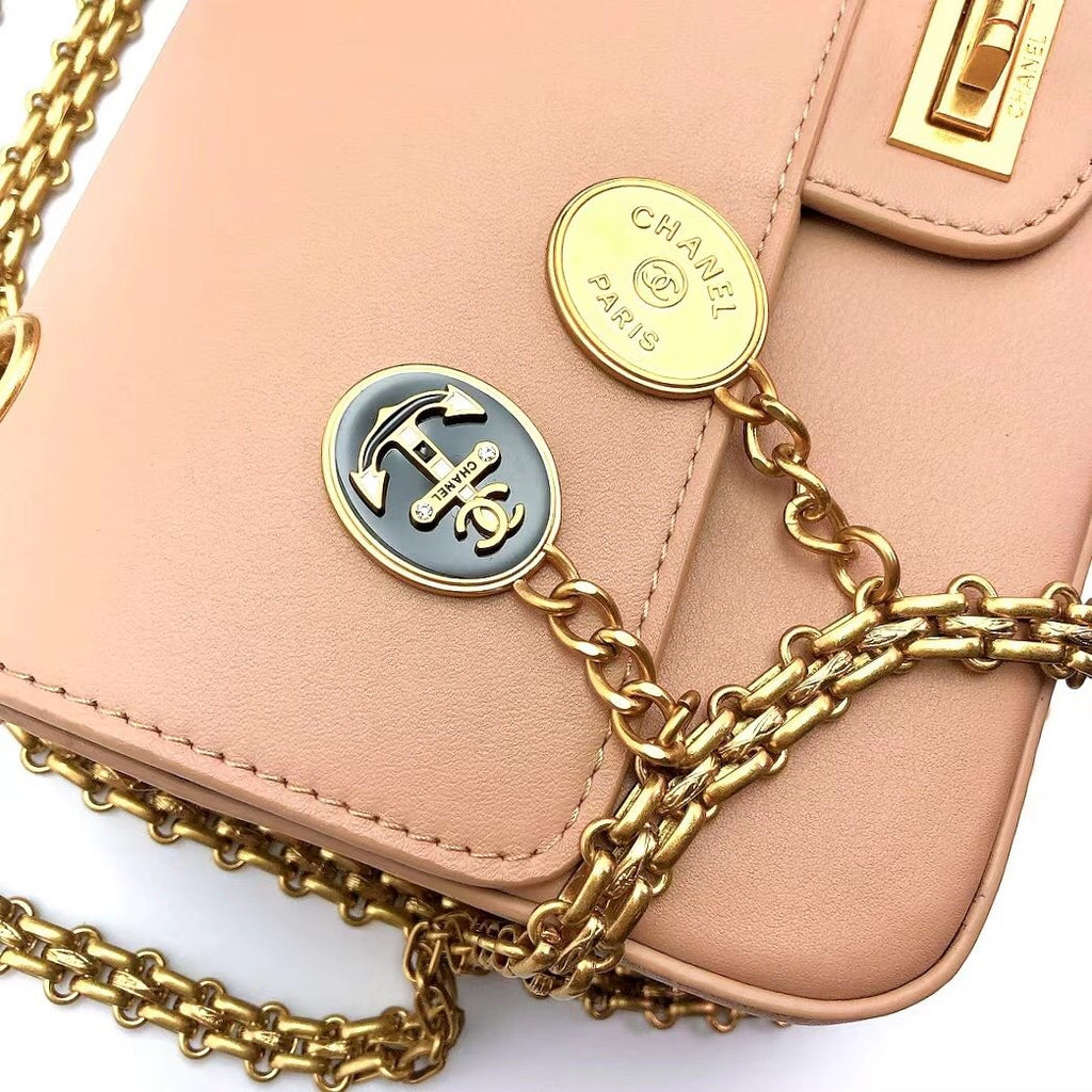 CHL - Maroon Medallion Nude Reissue 2.55 Classic 225 Flap Beige Bag For Women 24LO/9.4in