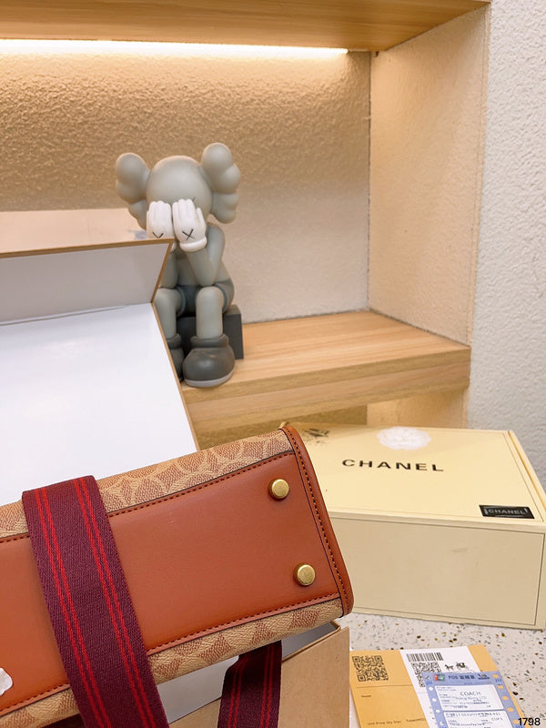LO - CCH Bags - 011