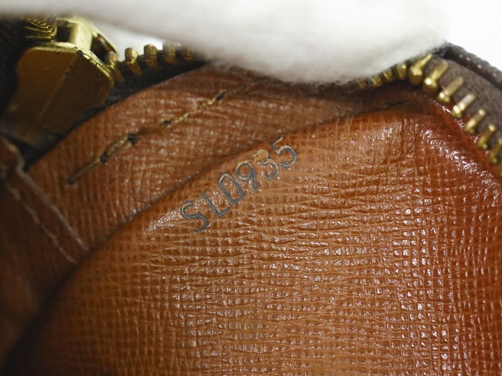 LO-LV bags 884