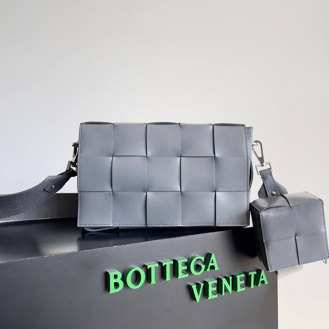 BV Two-In-One Cassette Bag 26cm Grey Leather