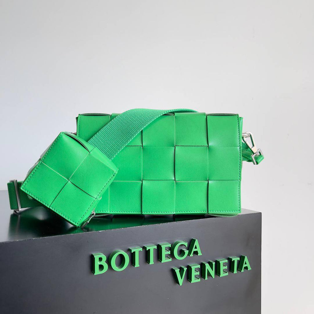 BV Two-In-One Cassette Bag 26cm Parrot Green Leather
