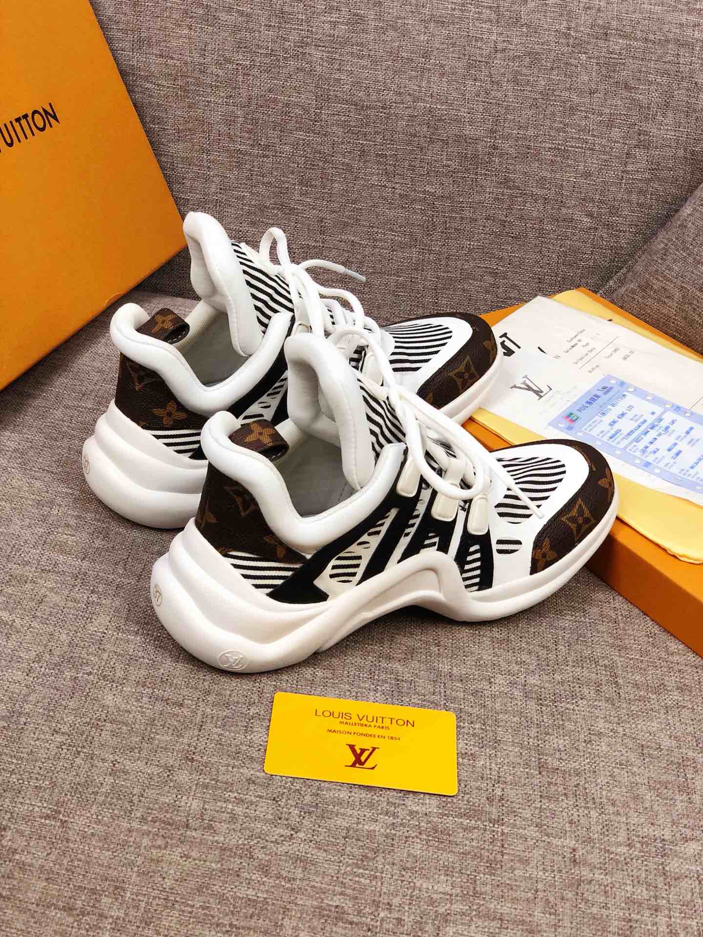 LO-LV bags 30