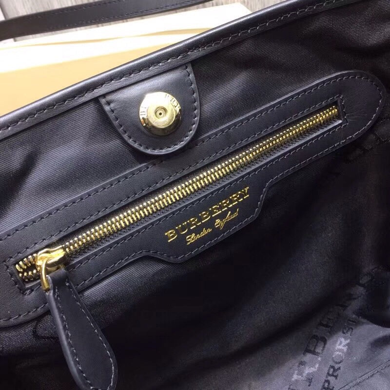B-Berry - BB  The Small Canter Horseferry Check Tote Black For Women, Women’s Bags 11.6in/29.5LO