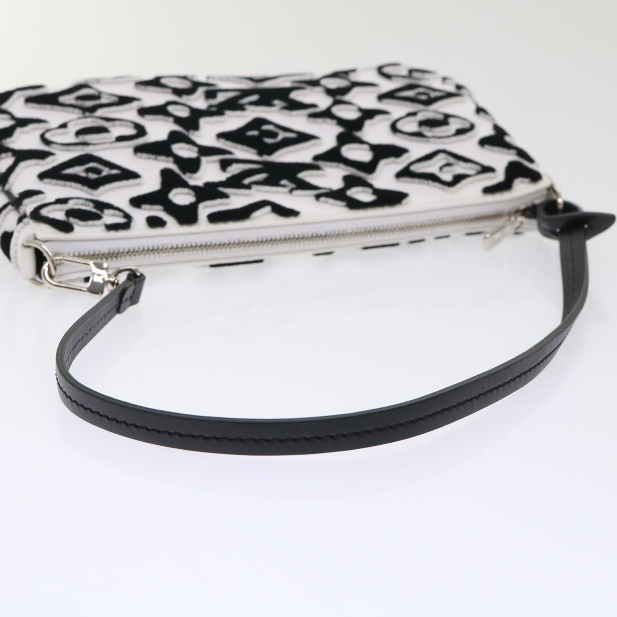 LO-LV bags 878