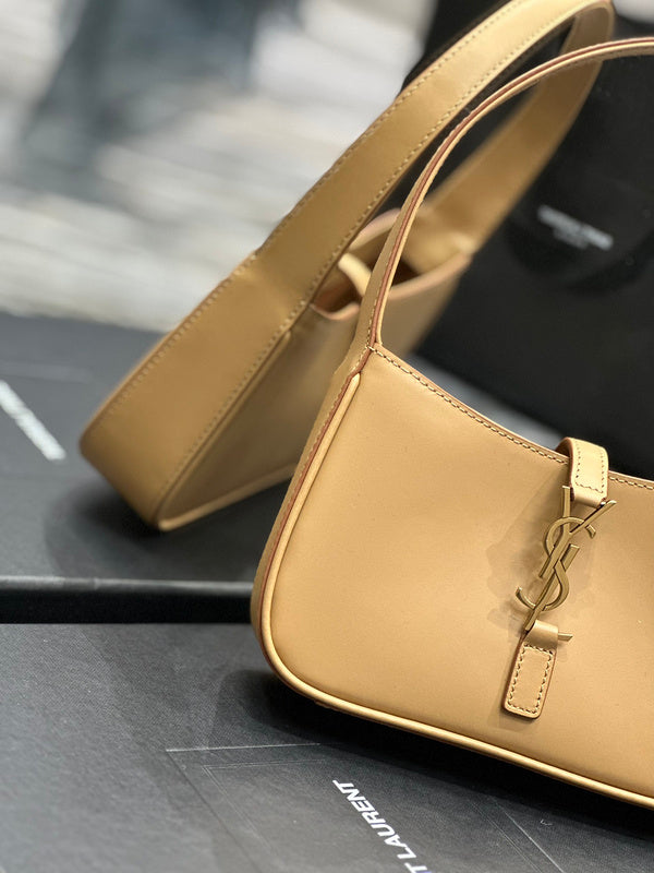 BB - YSL Bag - 2495