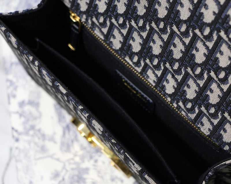 LO - DYOR   BAGS FOR WOMEN - FASHION LUXURY BAGS 225