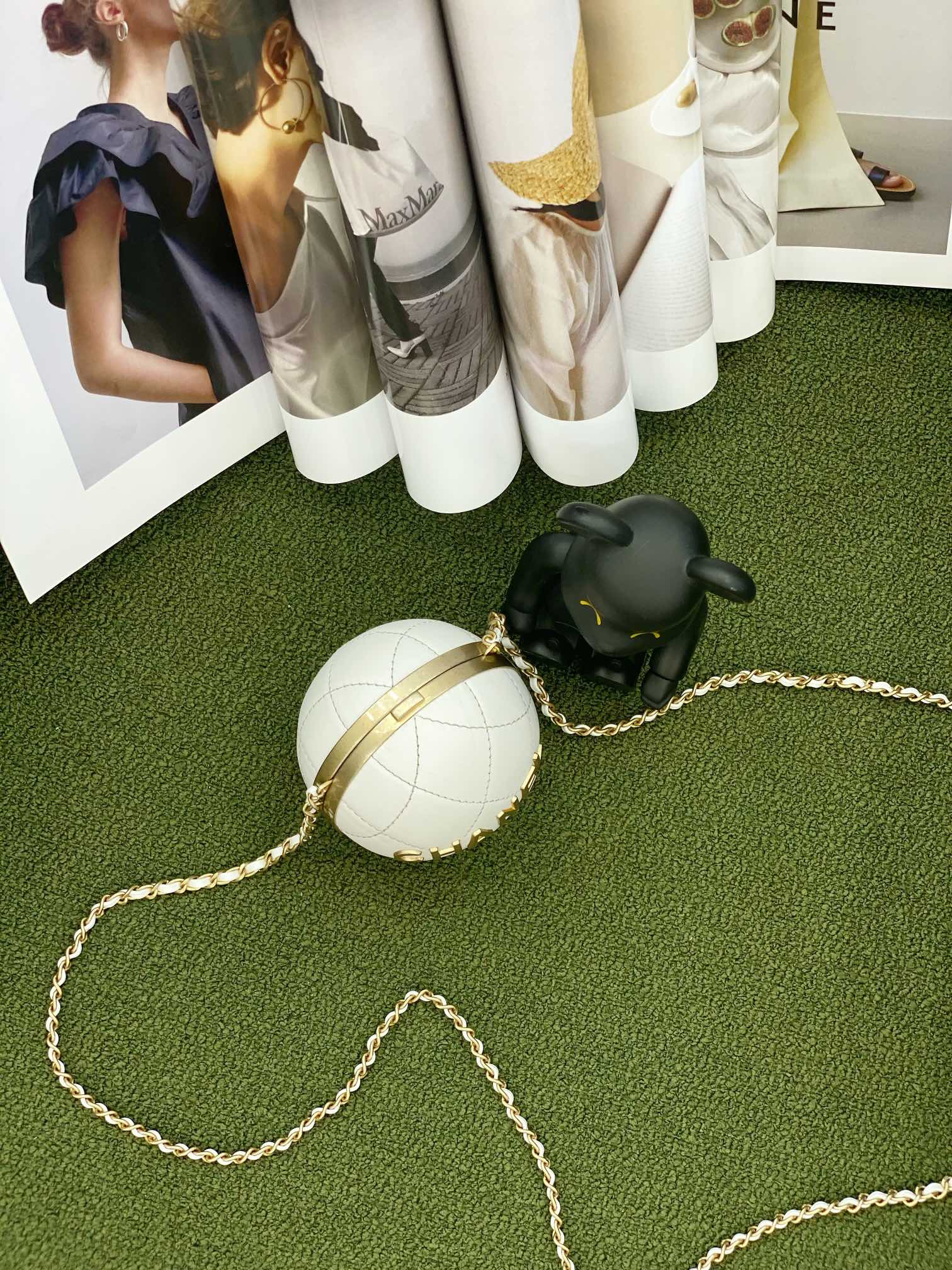 CHL -  Ball Bag White and Gold Chain Bag For Women 23.5LO/9.25in