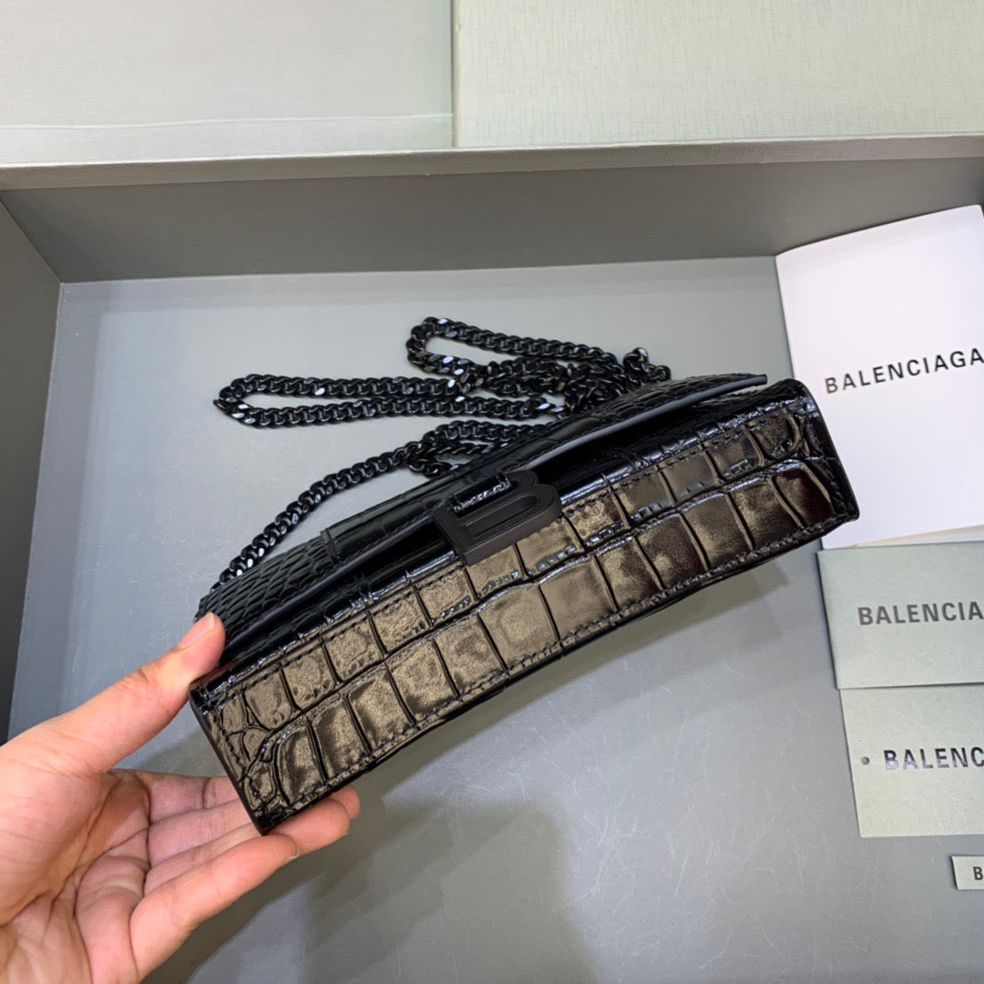 BLN-Ciaga Hourglass Wallet On Chain in Black, For Women,  Bags 7.6in/19LO 6560501LR671000