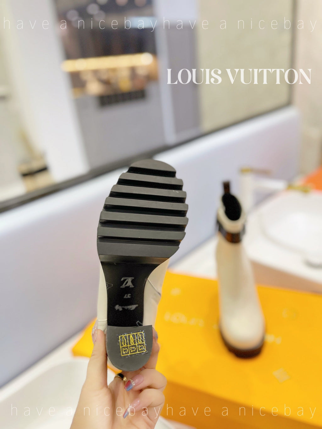 LO-LV bags 3437