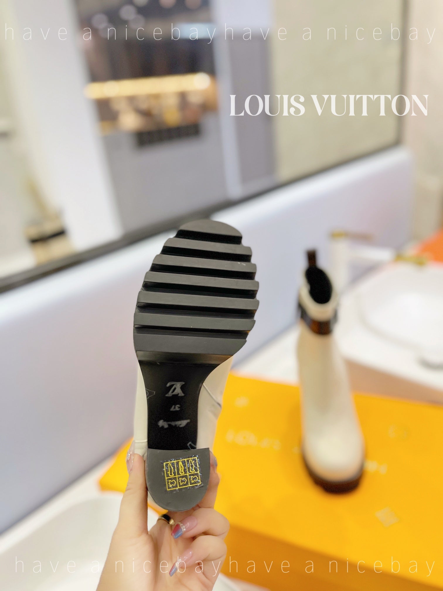 LO-LV bags 3437