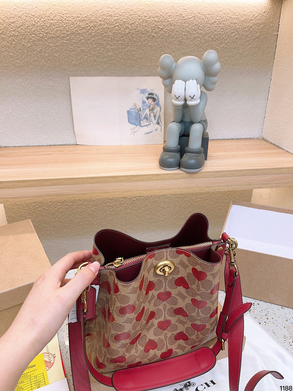 LO - CCH Bags - 101