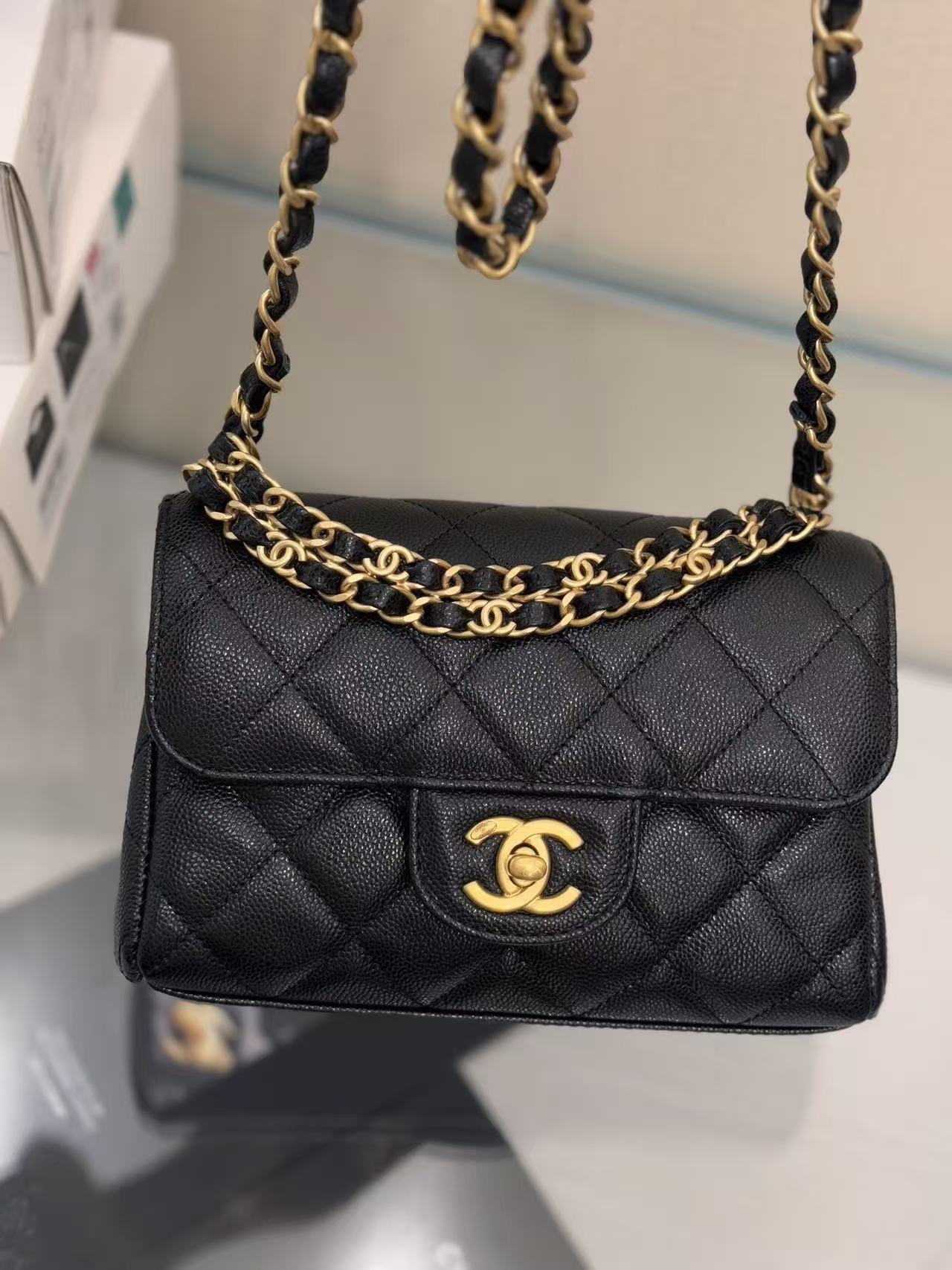 CC 25P Flap Bag 22cm Black Cowhide Gold Hardware