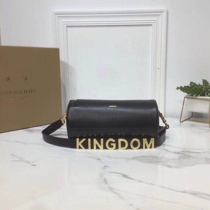 B-Berry - BB  The Kingdom Motif Barrel Bag In Black For Women, Bags 8.3in/21LO