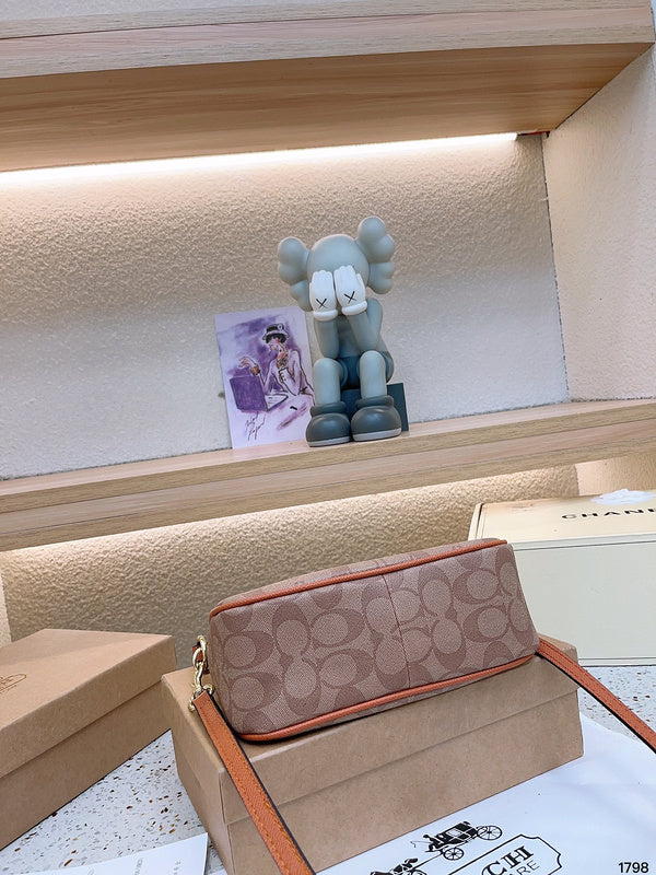 LO - CCH Bags - 024
