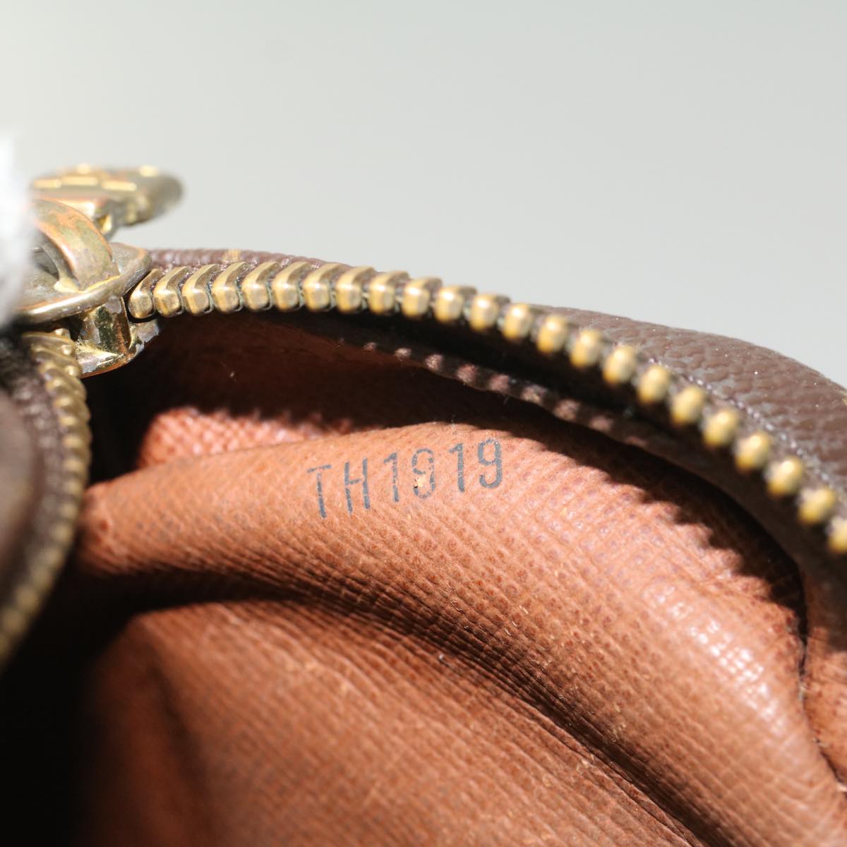 LO-LV bags 6480
