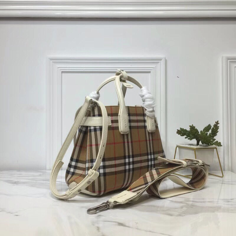 BB Small Banner  Check And Tote White For Women, Women’s Bags 10.5in/26LO
