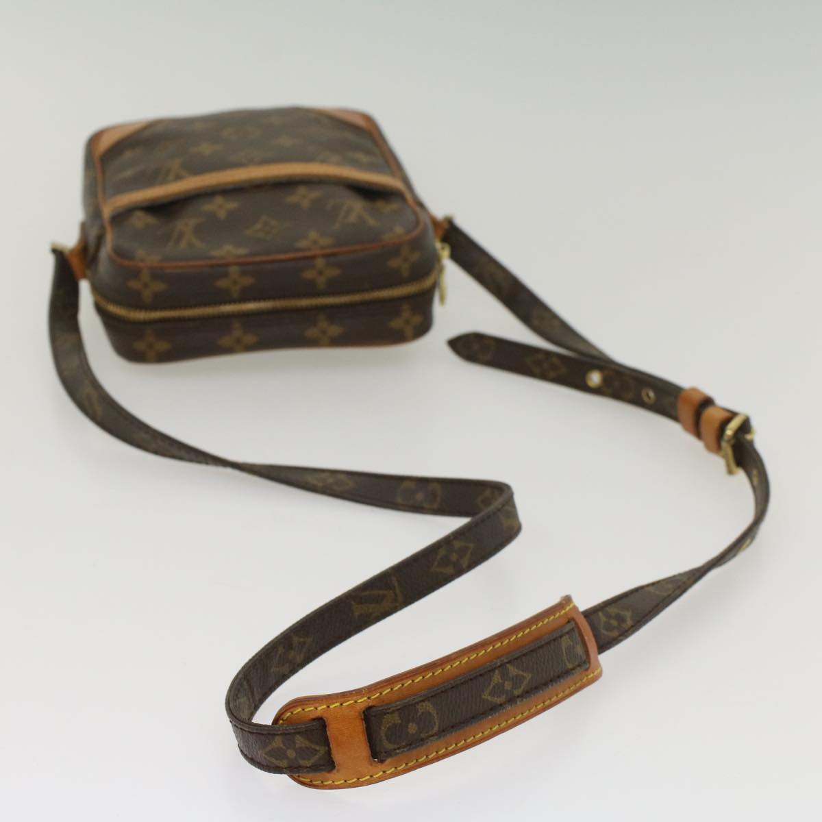 LO-LV bags 6476