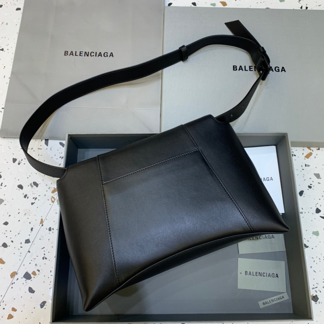 BLN-Ciaga Downtown Medium Shoulder Bag In Black, For Women,  Bags 12.6in/32LO 67135429S171000