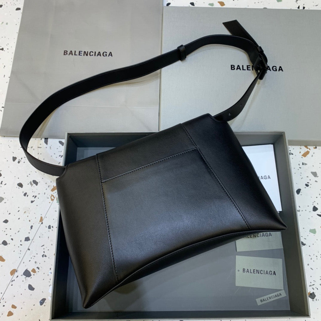BLN-Ciaga Downtown Medium Shoulder Bag In Black, For Women,  Bags 12.6in/32LO 67135429S171000