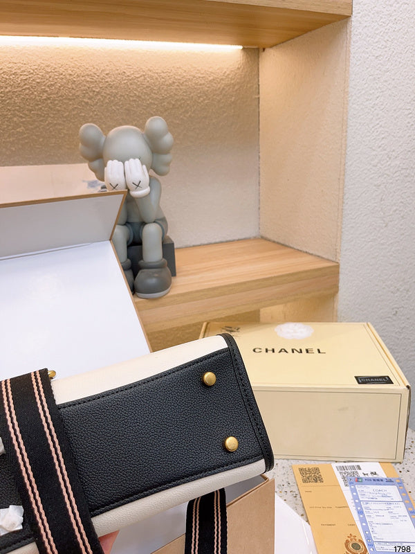 LO - CCH Bags - 010