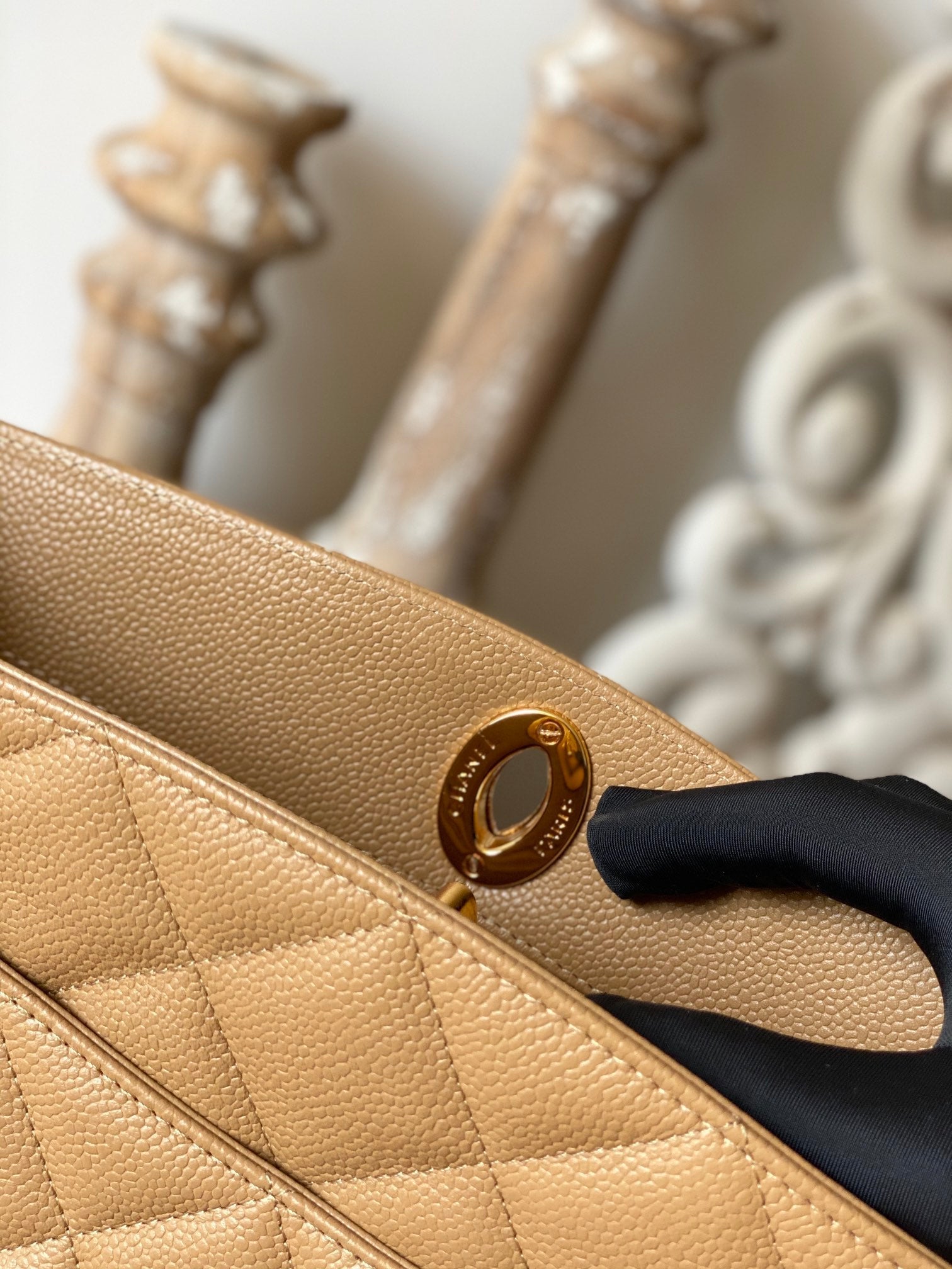 CHL -  Beige Medium Quilted Caviar Tote Bag For Women 28LO/11in