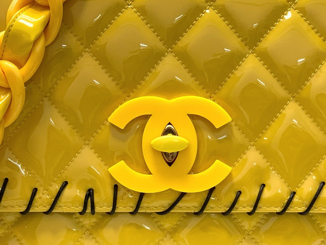 CHL - Vinyl Classic Yellow Shoulder bag For Women 29LO/11.5in