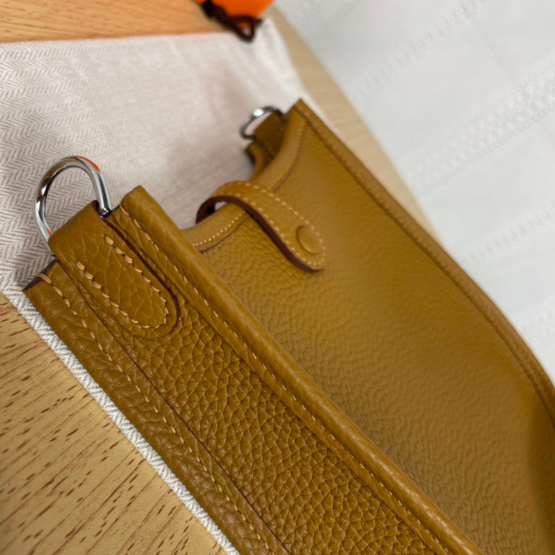 LO - HMS Luxury Bags - 946