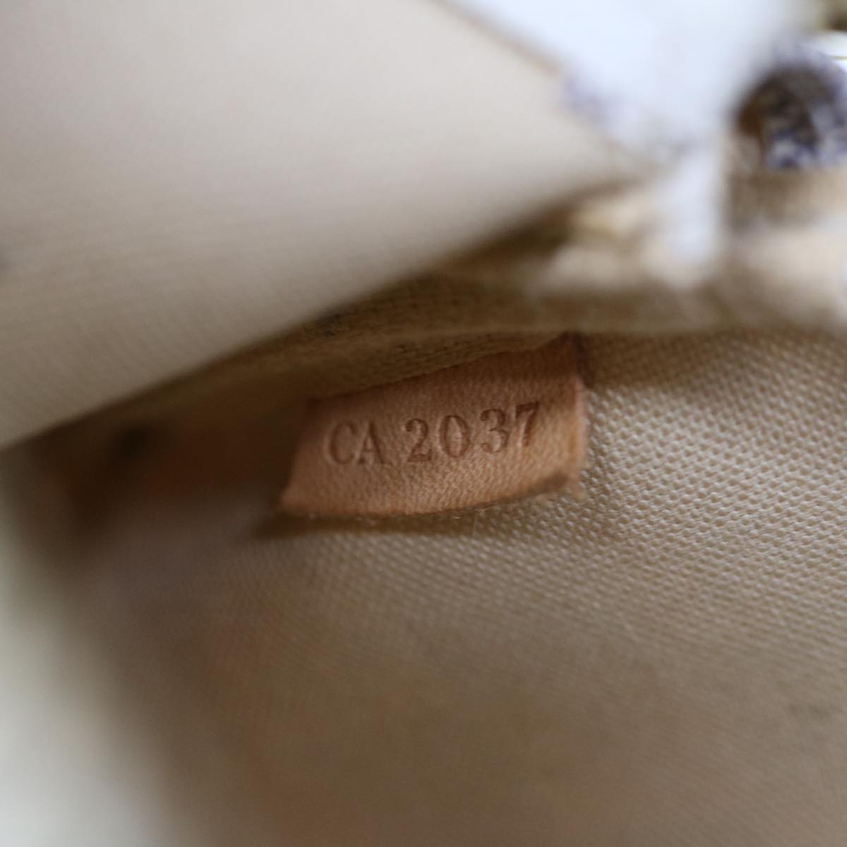 LO-LV bags 571