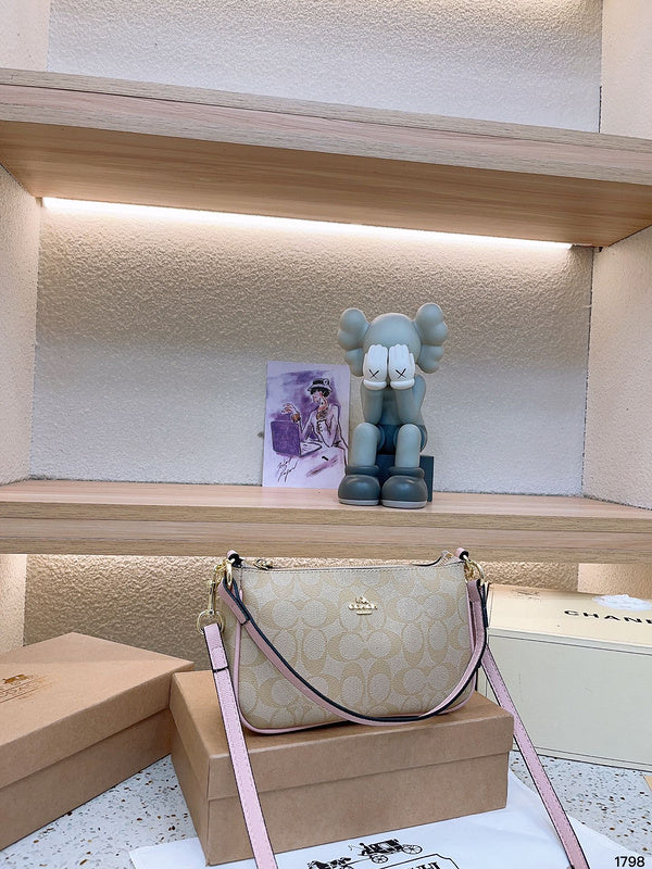 LO - CCH Bags - 025
