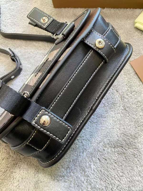 LO - B-BERRY BAGS - 190